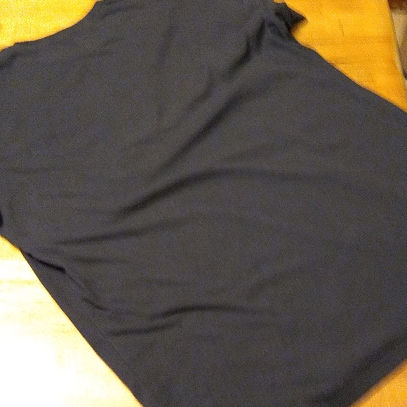 Holiday T-shirt - Picture 4 of 5